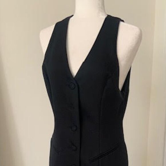 Elegant Black Sleeveless Dress - Picture 4 of 11